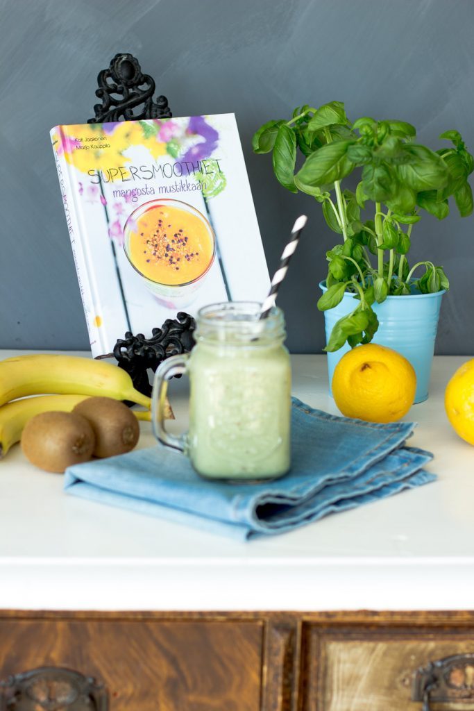 Supersmoothiet-mangosta-mustikkaan