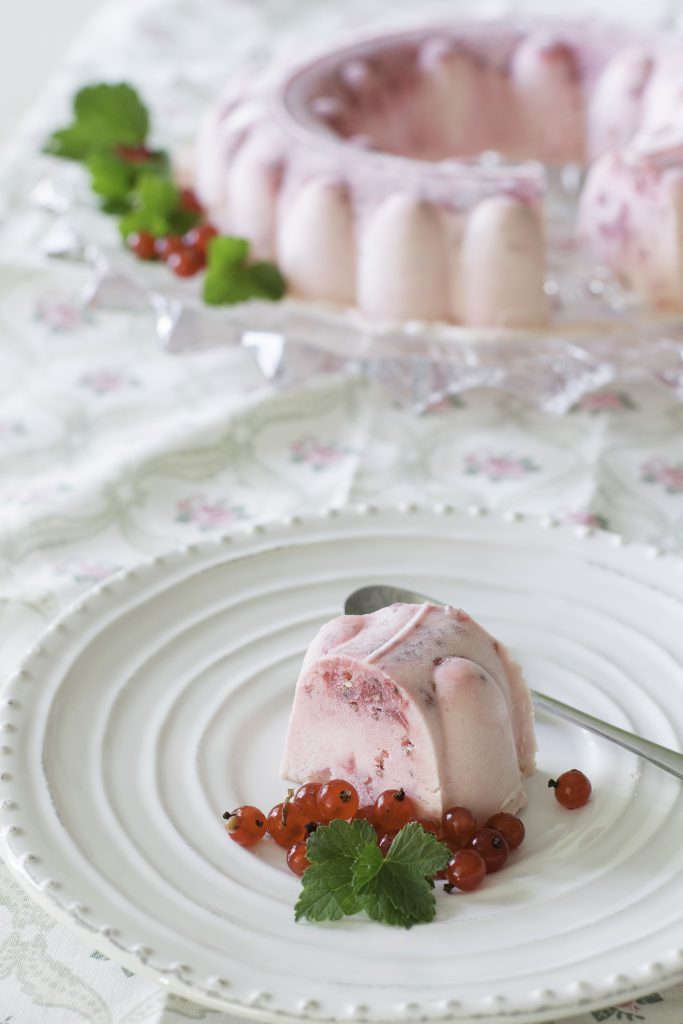 Punaviinimarja parfait